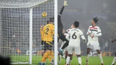 ¡Qué vergüenza!: el gol olímpico que le metieron a Onana en el United