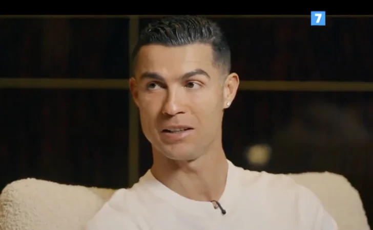 El hijo de Cristiano Ronaldo lo humilla con una frase sobre Mbappé en plena entrevista